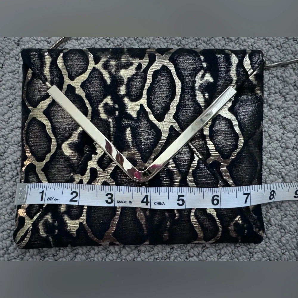 Trouve women clutch